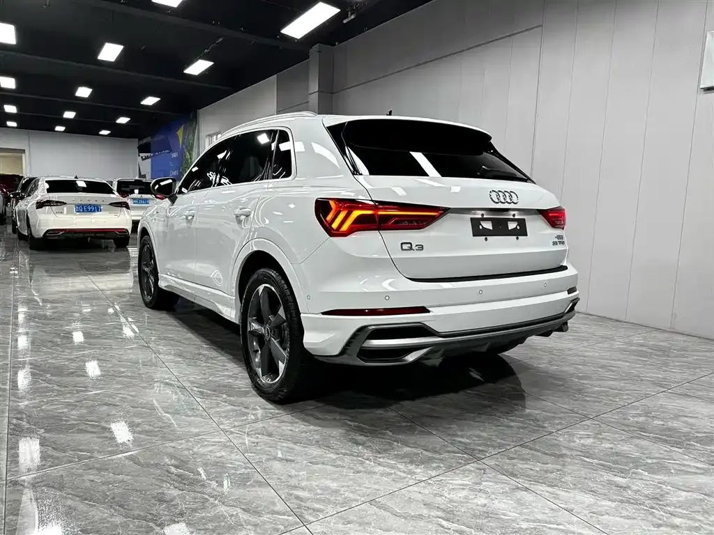 Audi Q3 — фото 7