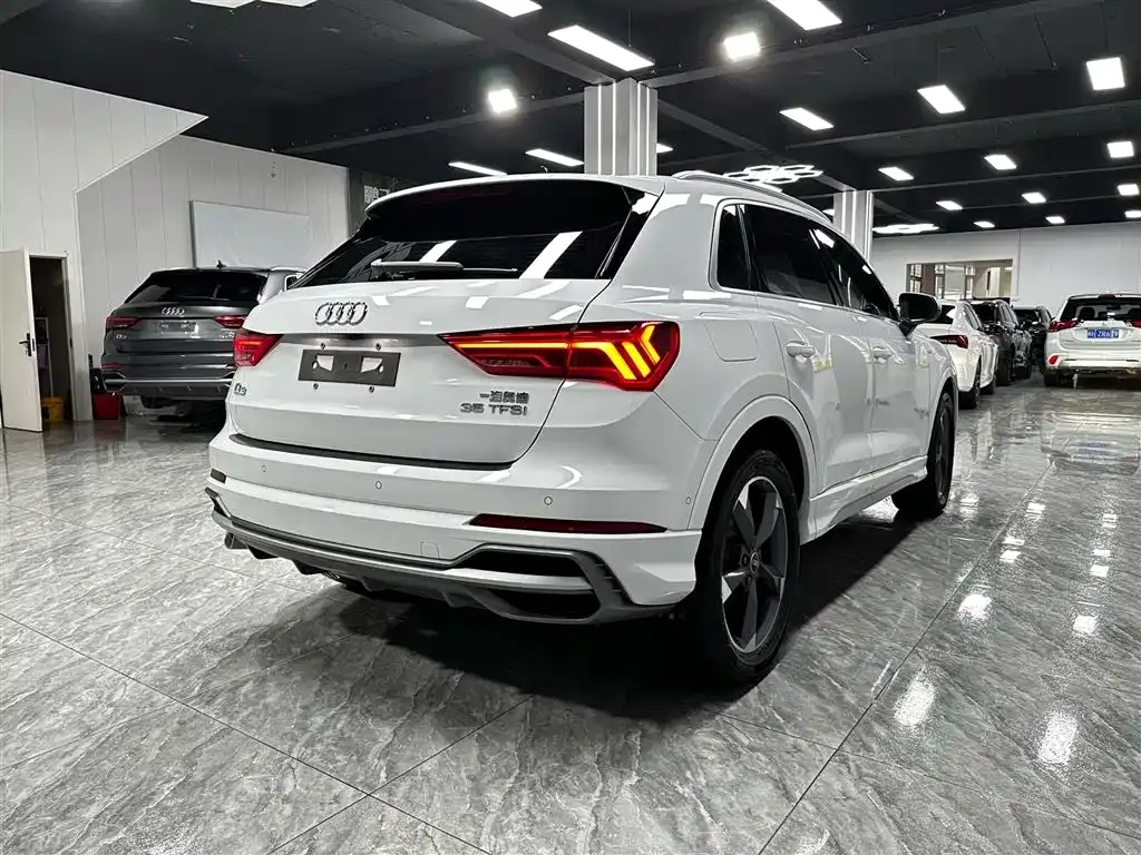 Audi Q3 — фото 9