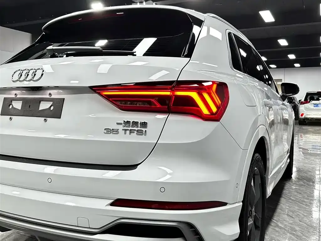 Audi Q3 — фото 10