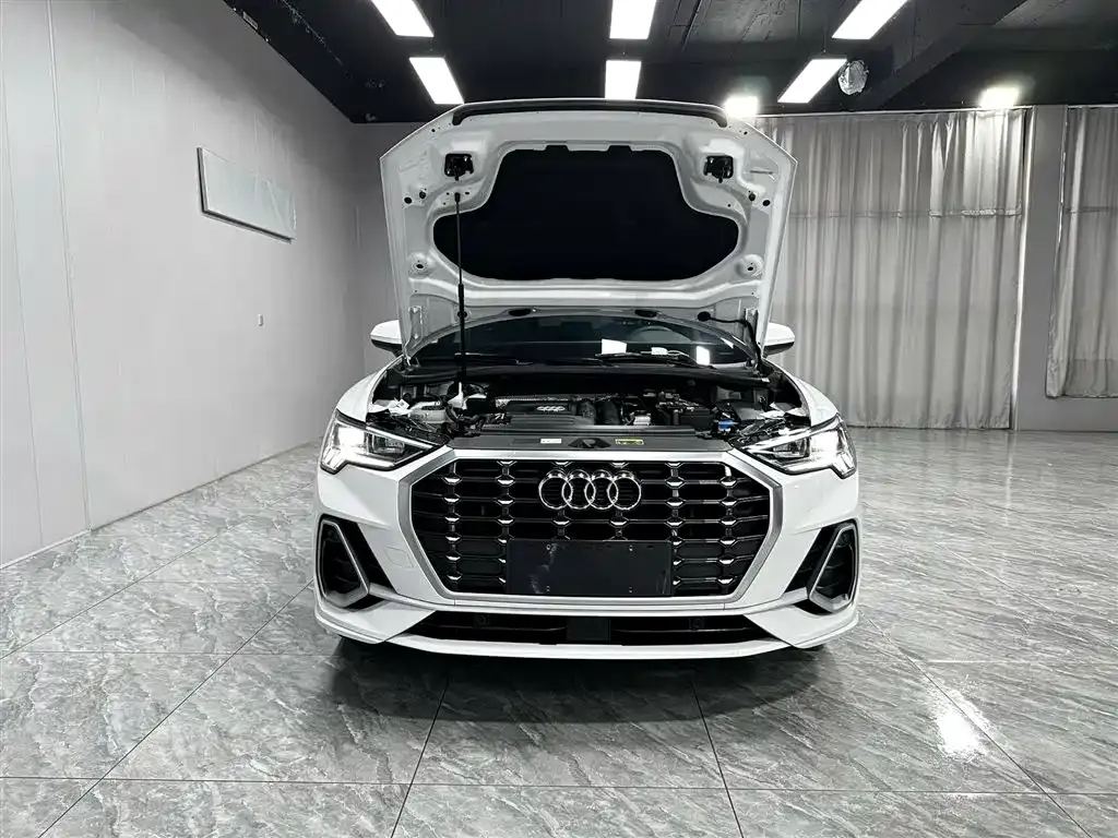 Audi Q3 — фото 6