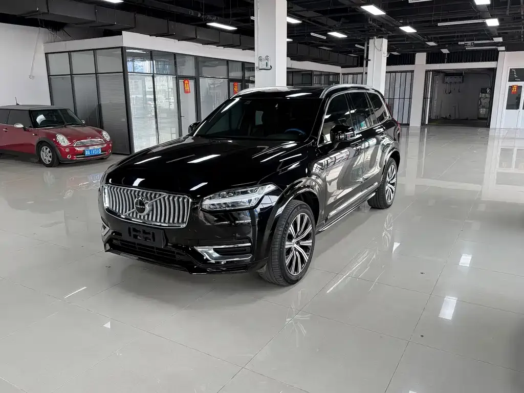 Volvo XC90 — фото 1
