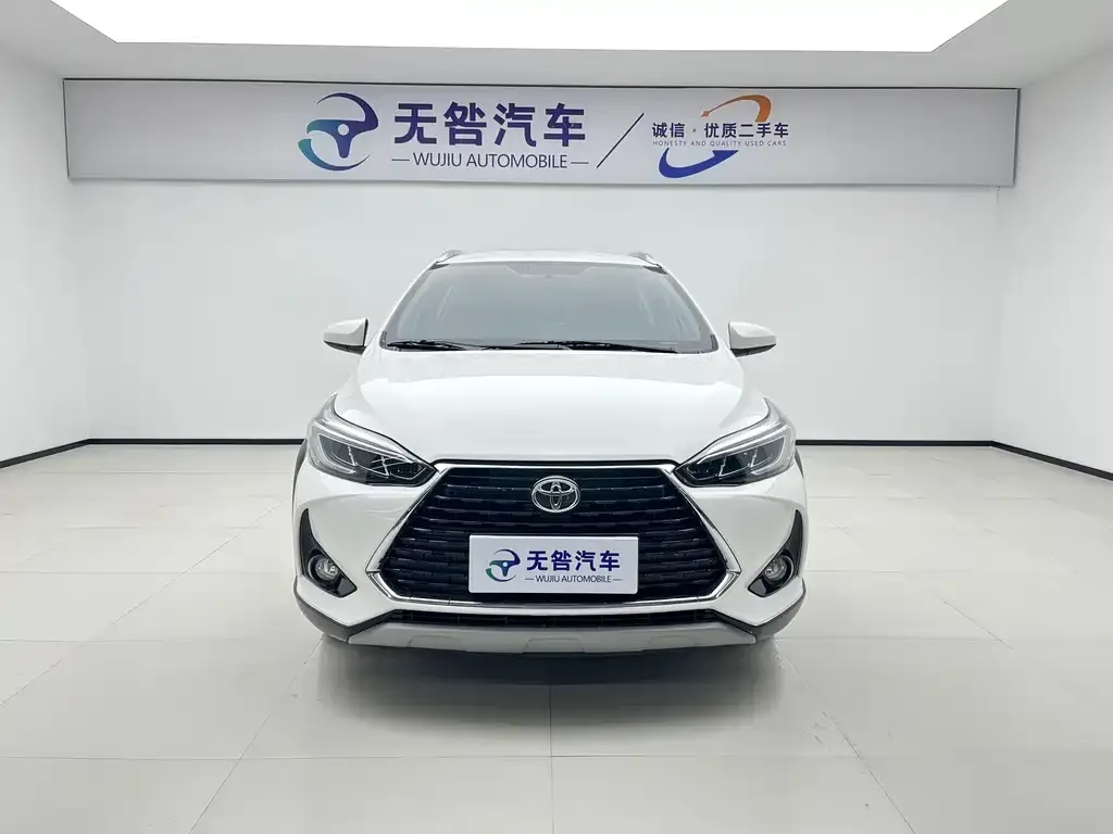 Toyota Yaris L — фото 3