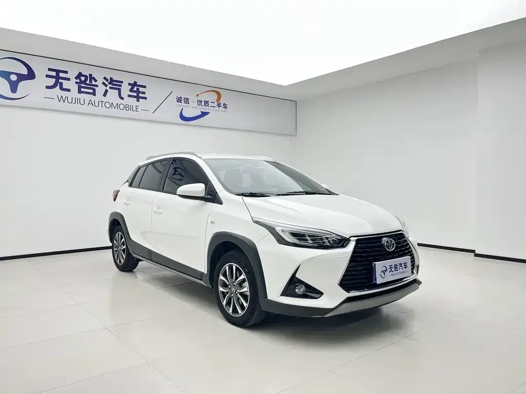 Toyota Yaris L — фото 5