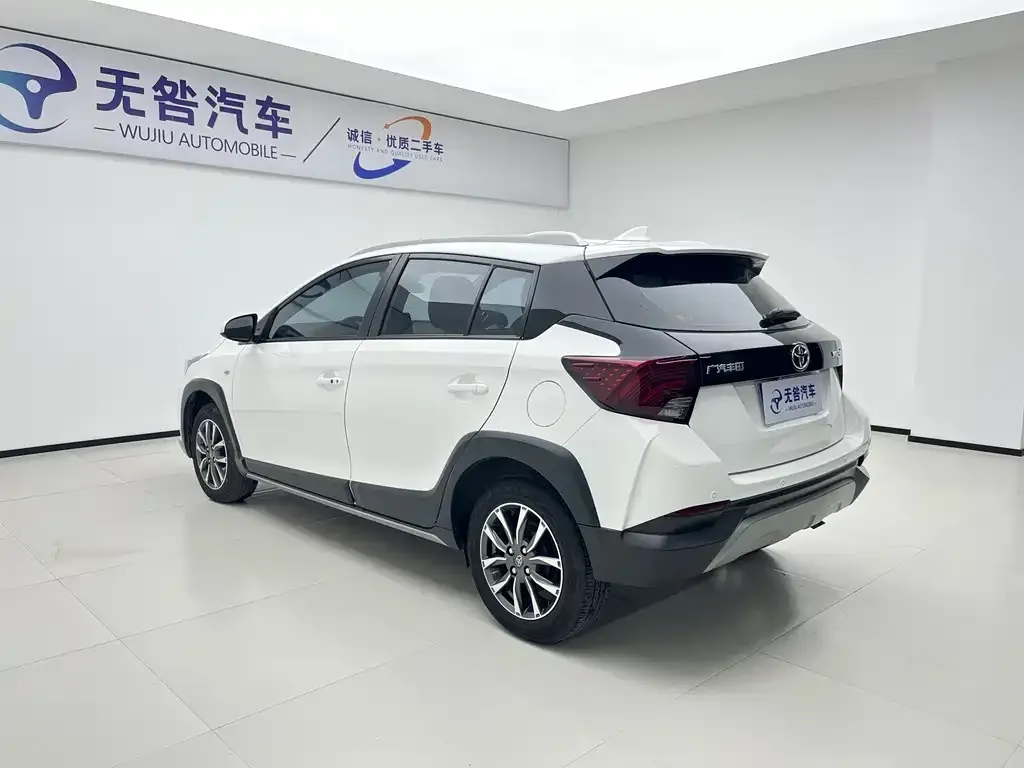 Toyota Yaris L — фото 6