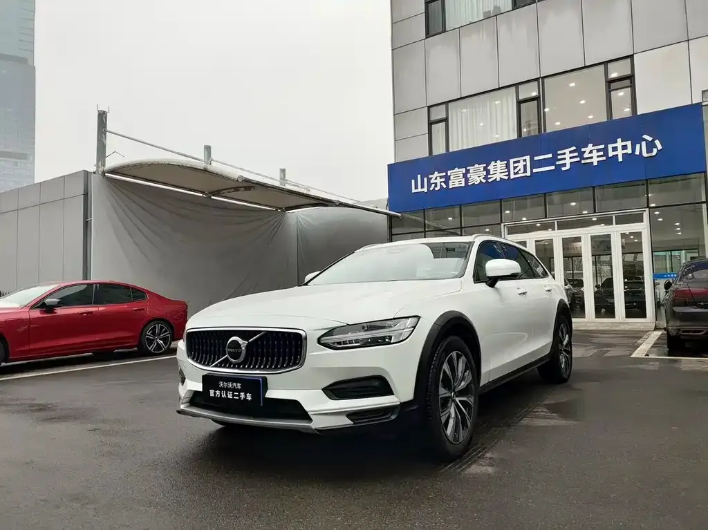 Volvo V90 — фото 1