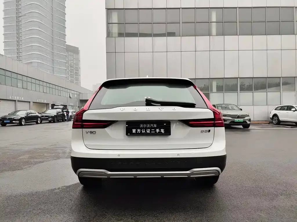 Volvo V90 — фото 10