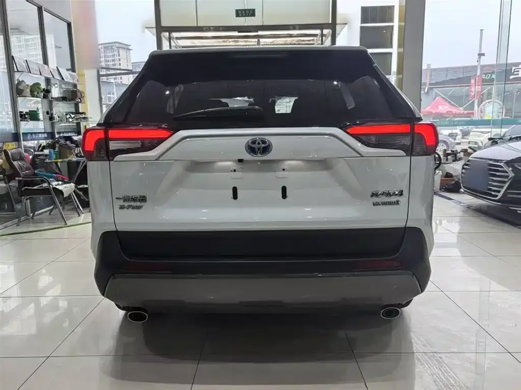 Toyota RAV4 Prime — фото 10