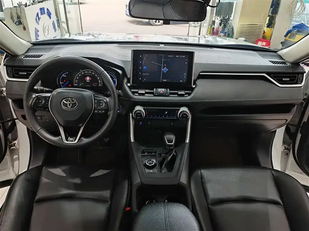 Toyota RAV4 Prime — фото 9