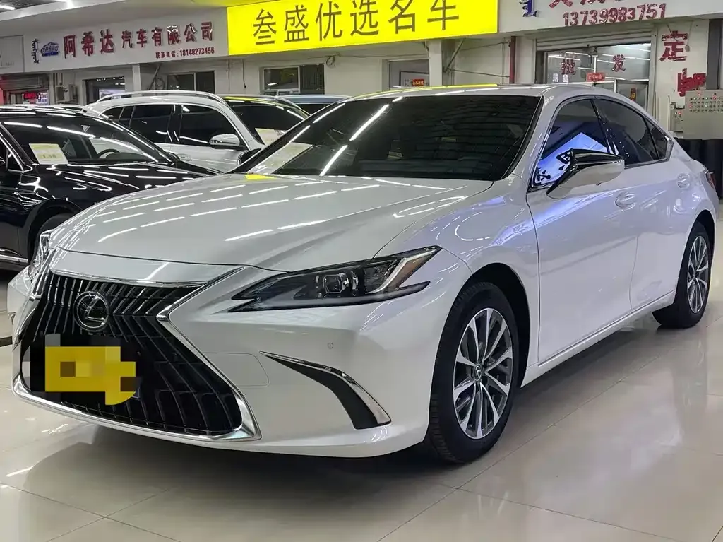 Lexus ES — фото 1
