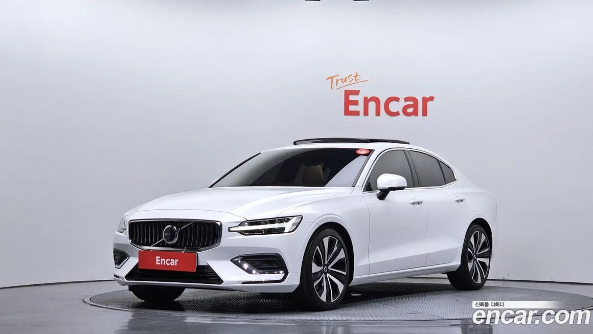 Volvo S60 — фото 1