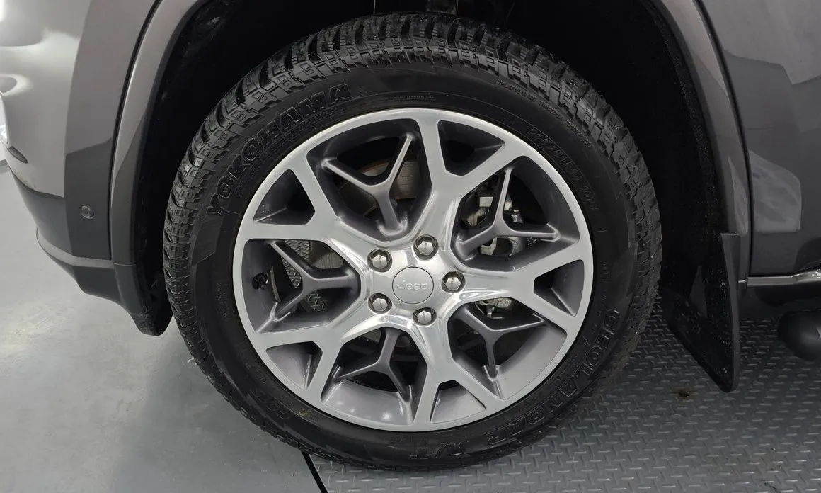 Jeep Cherokee — фото 10