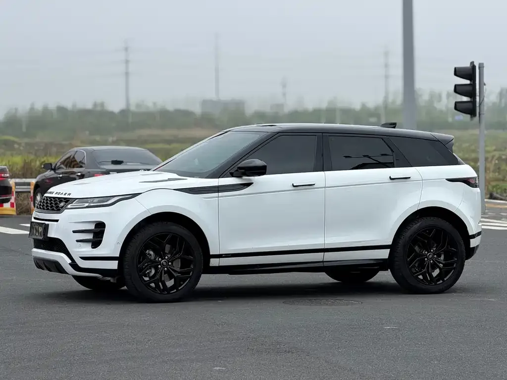 Land Rover Evoque — фото 1