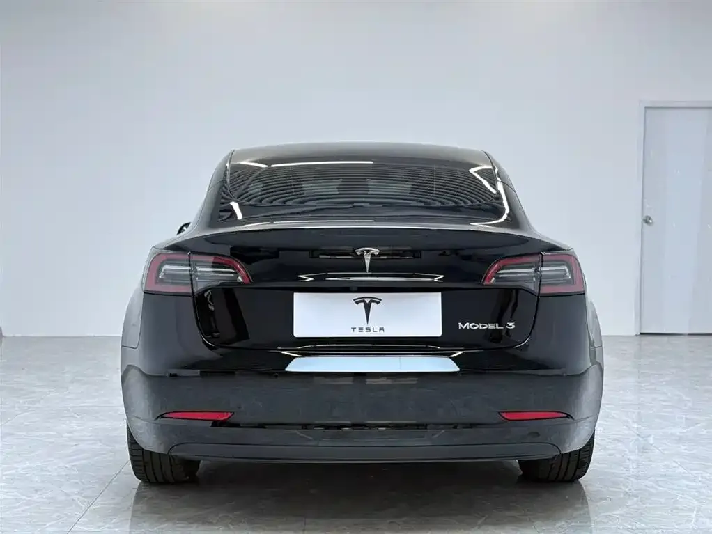 Tesla Model 3 — фото 8
