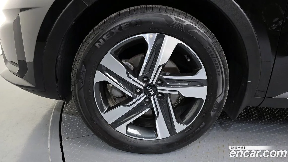 Kia Sorento — фото 9