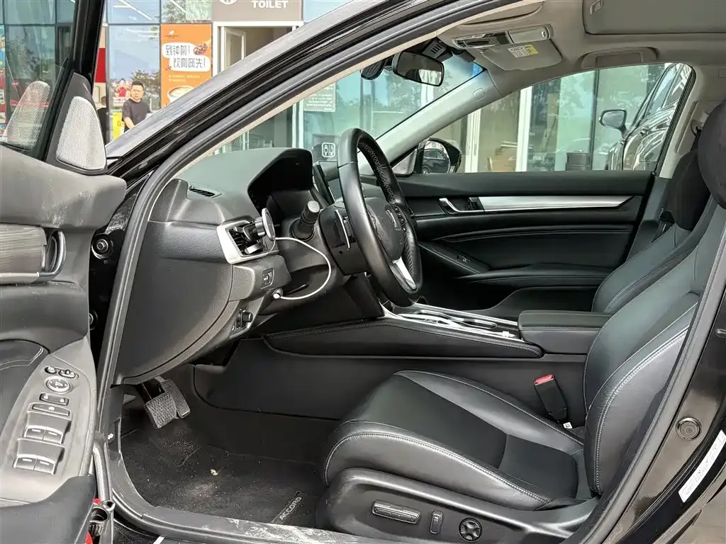 Honda Accord — фото 4