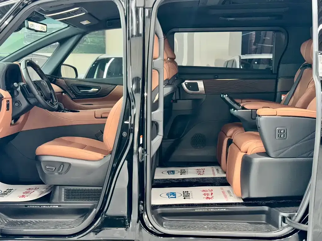 Toyota Vellfire — фото 4