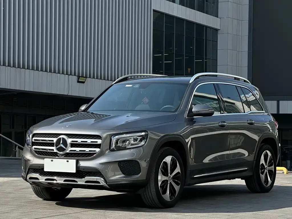 Mercedes-Benz GLB — фото 1