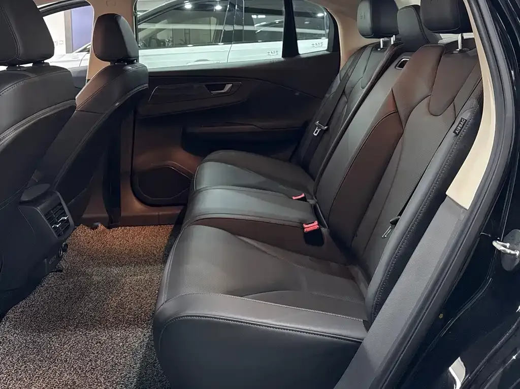 Hongqi E-QM5 — фото 3