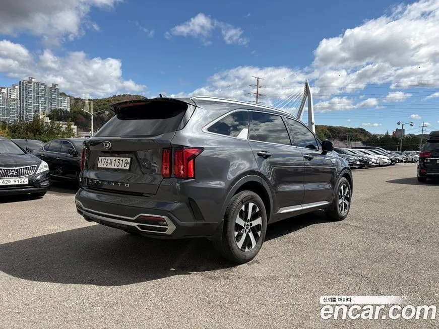 Kia Sorento — фото 8