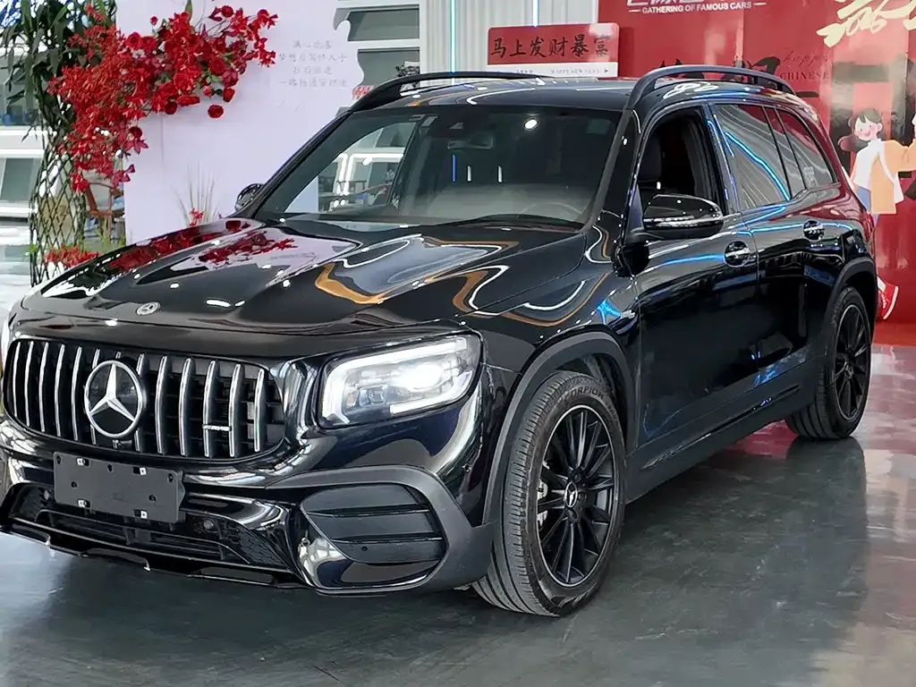 Mercedes-Benz GLB AMG — фото 1