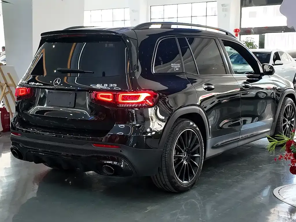 Mercedes-Benz GLB AMG — фото 6