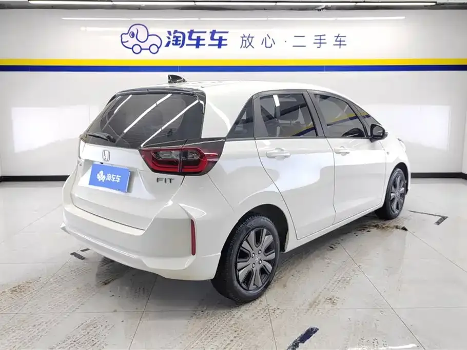 Honda Fit — фото 7