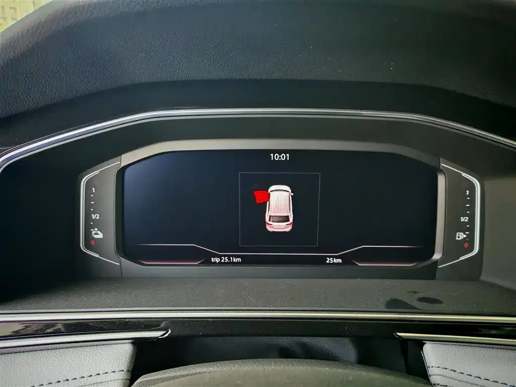Volkswagen Tiguan L New Energy — фото 9