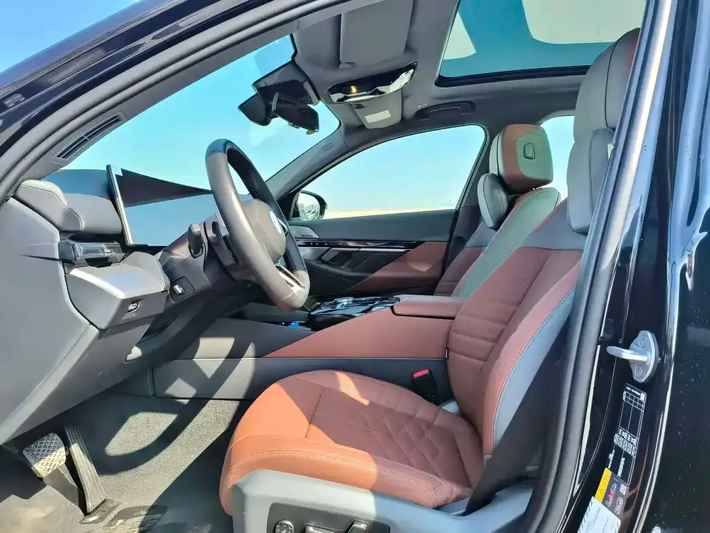 BMW i5 — фото 8