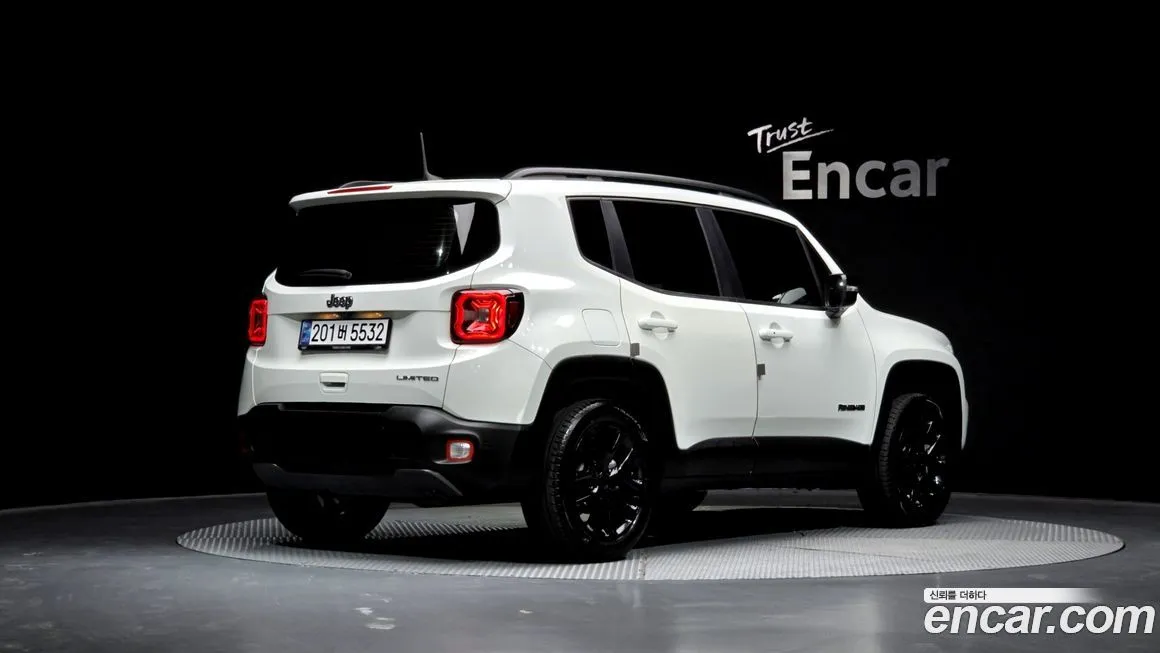 Jeep Renegade — фото 4