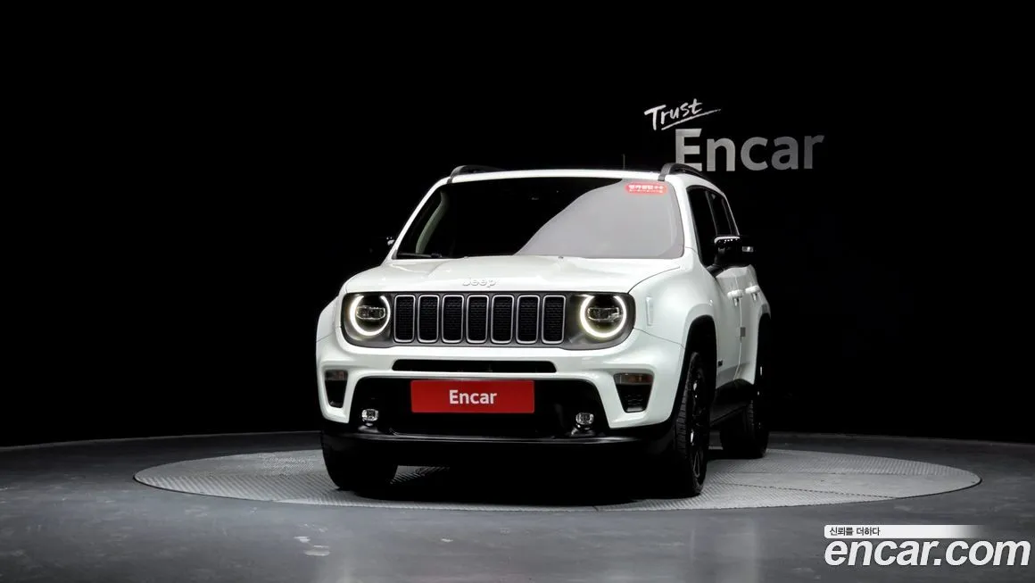 Jeep Renegade — фото 3