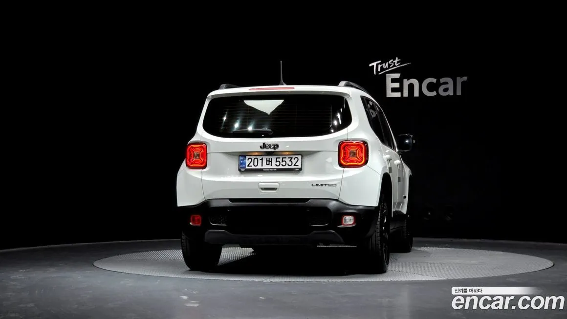 Jeep Renegade — фото 2