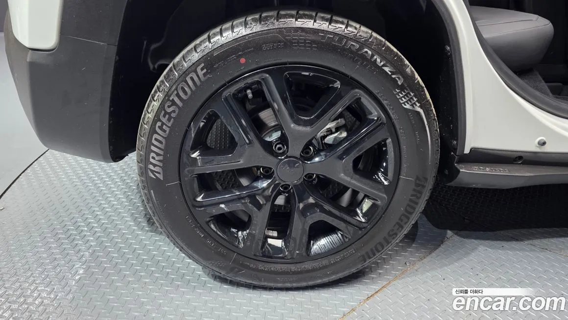 Jeep Renegade — фото 10