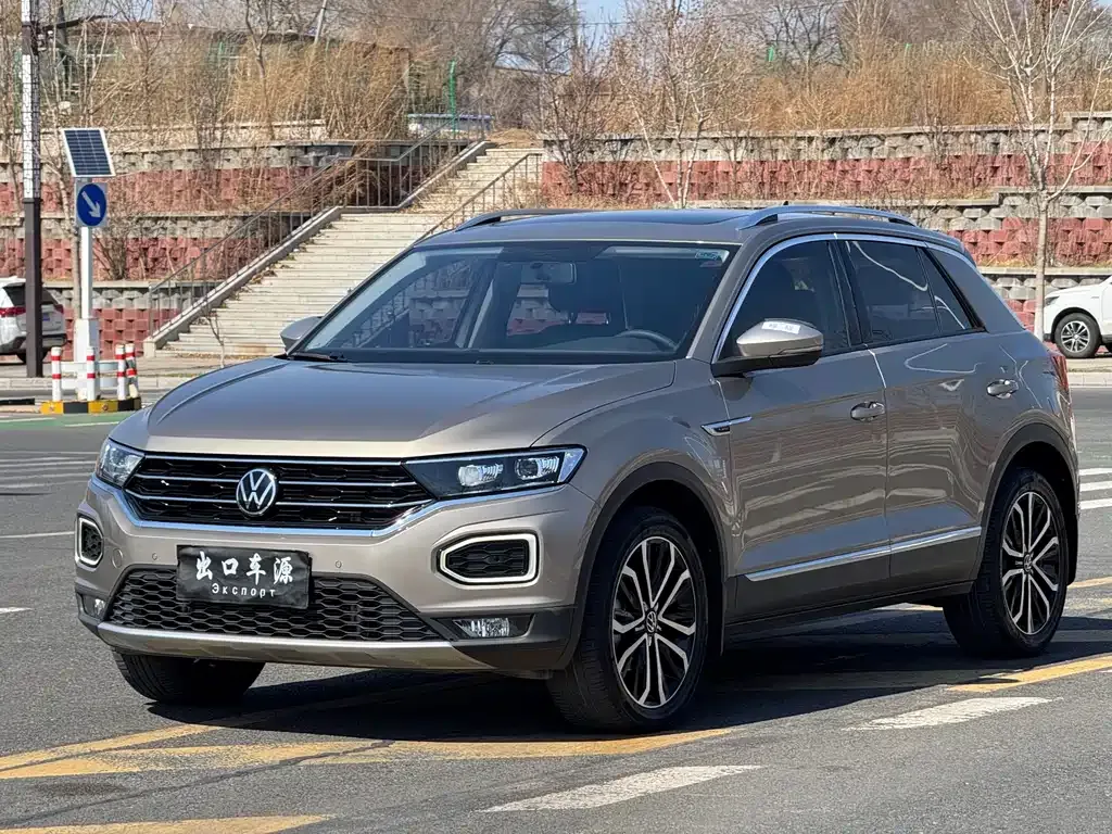 Volkswagen T-Roc — фото 1