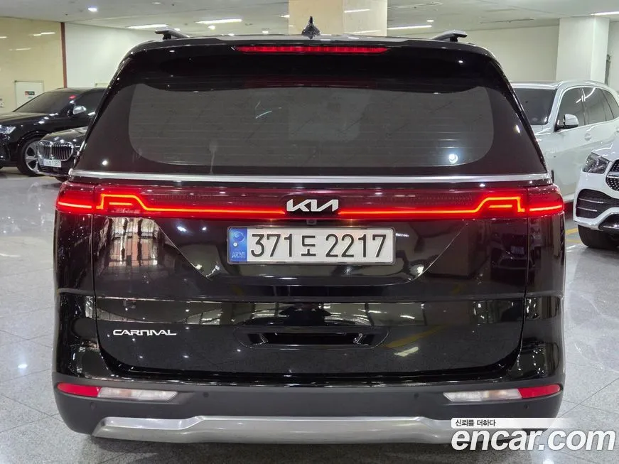 Kia Carnival — фото 6