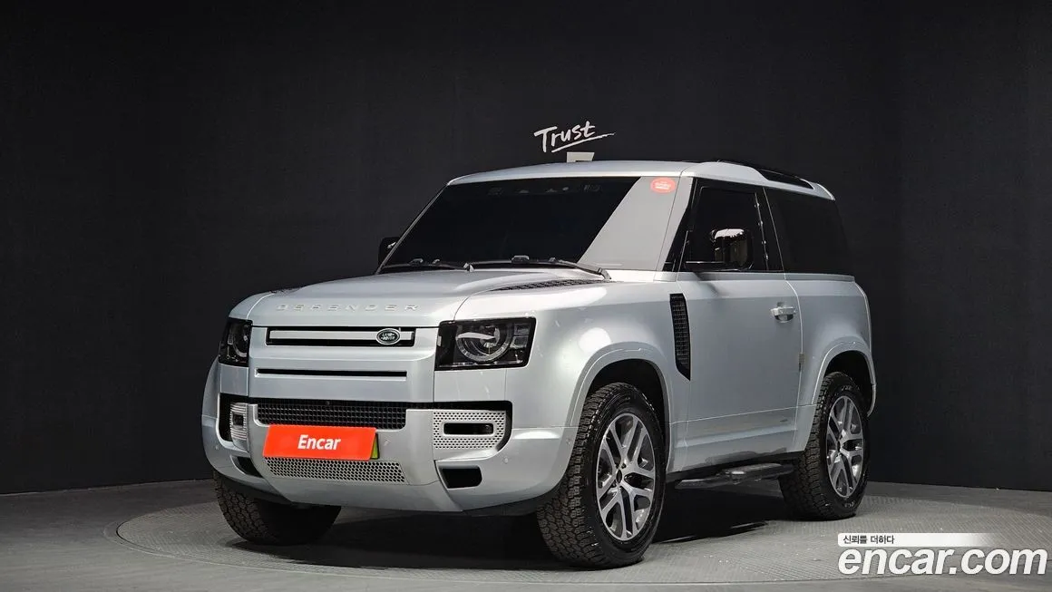 Land Rover Defender — фото 1