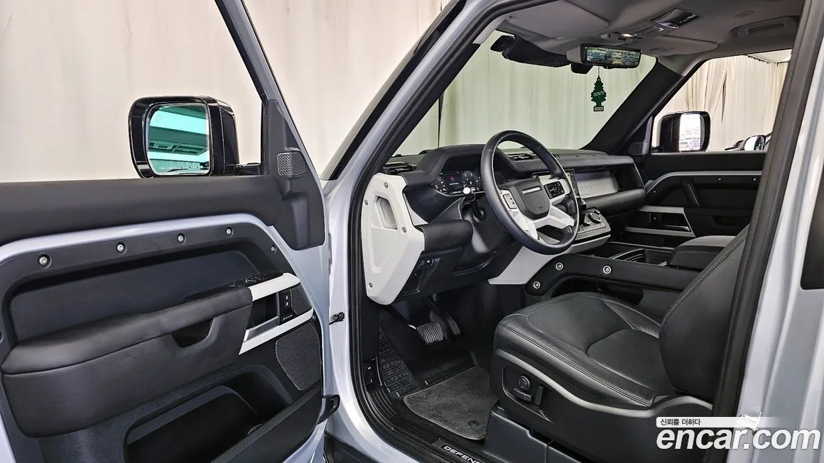 Land Rover Defender — фото 10
