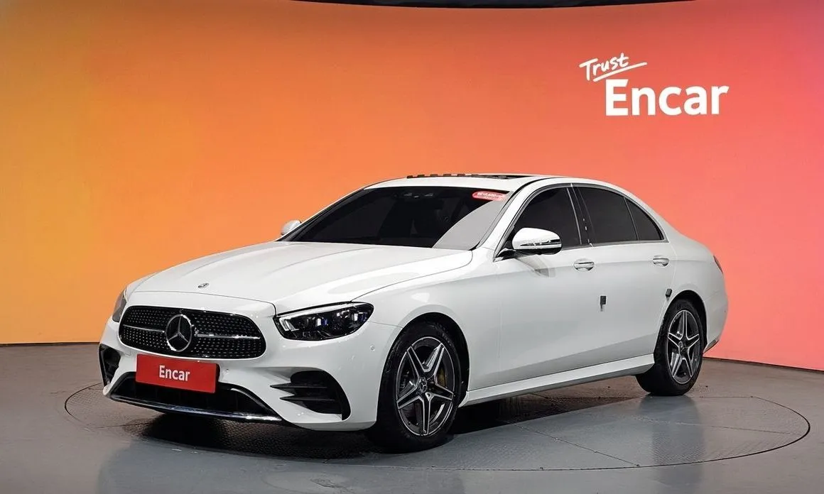 Mercedes-Benz E-Class — фото 1