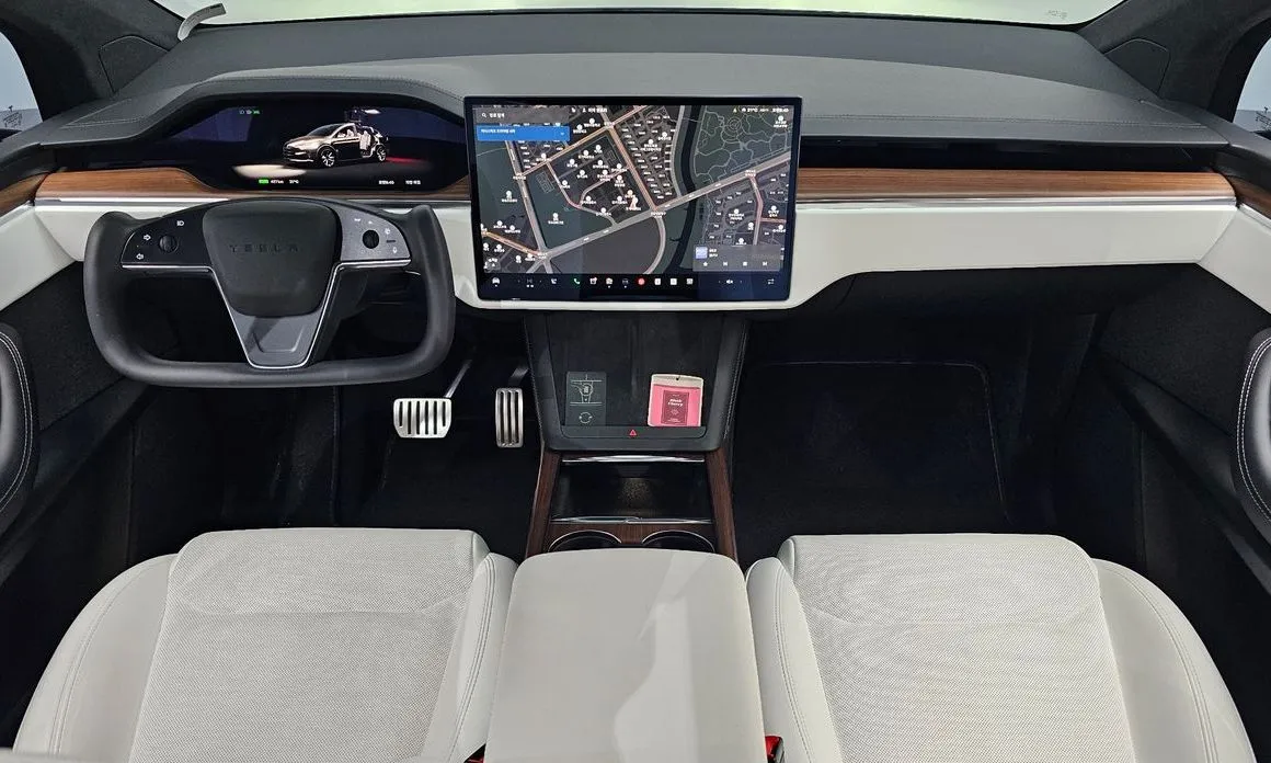 Tesla Model X — фото 3