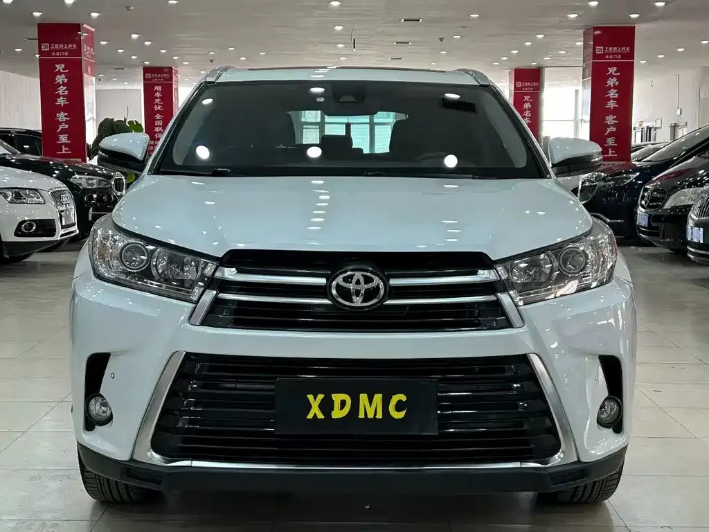 Toyota Highlander — фото 8