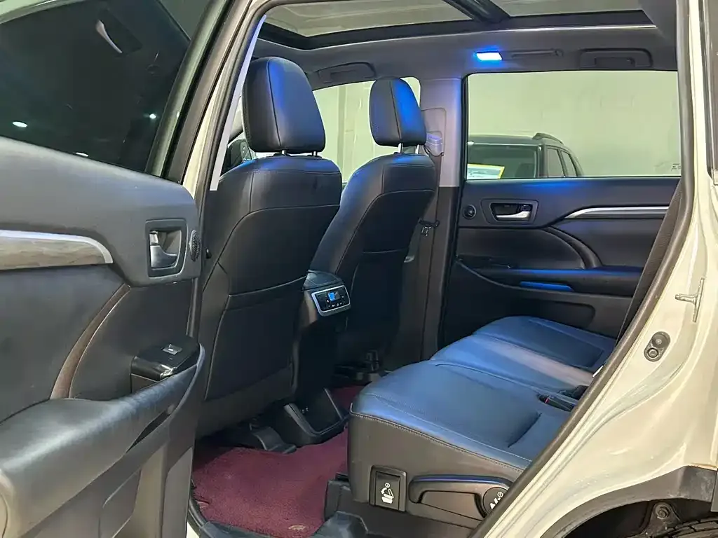 Toyota Highlander — фото 5