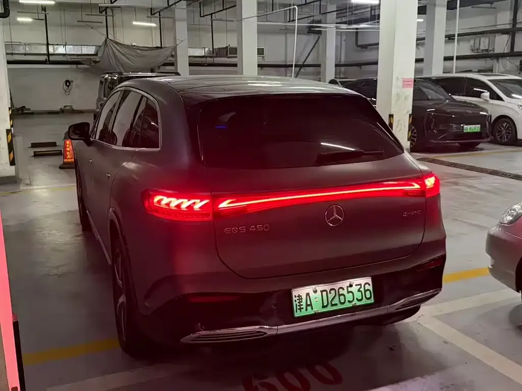 Mercedes-Benz EQS SUV — фото 5