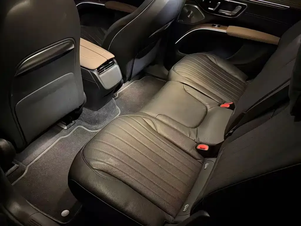 Mercedes-Benz EQS SUV — фото 4