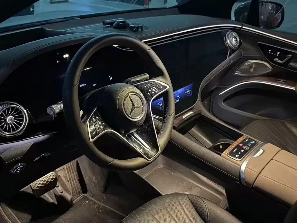 Mercedes-Benz EQS SUV — фото 8