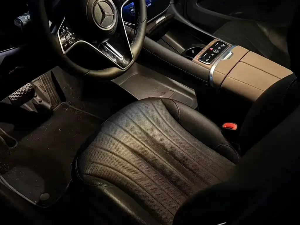 Mercedes-Benz EQS SUV — фото 9
