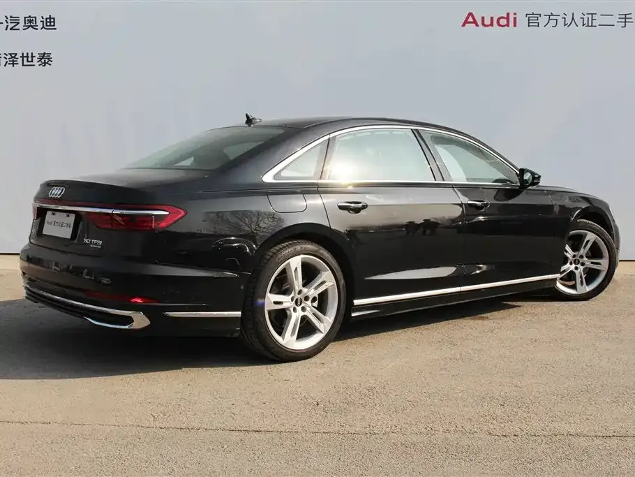 Audi A8 — фото 9
