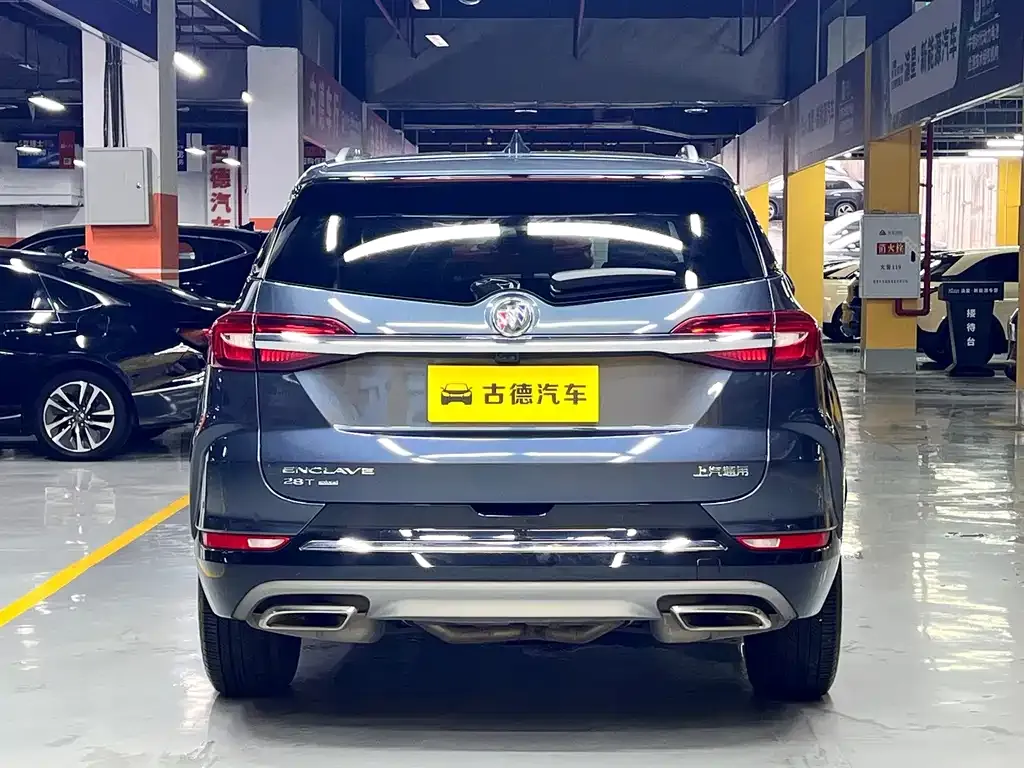 Buick Enclave — фото 10