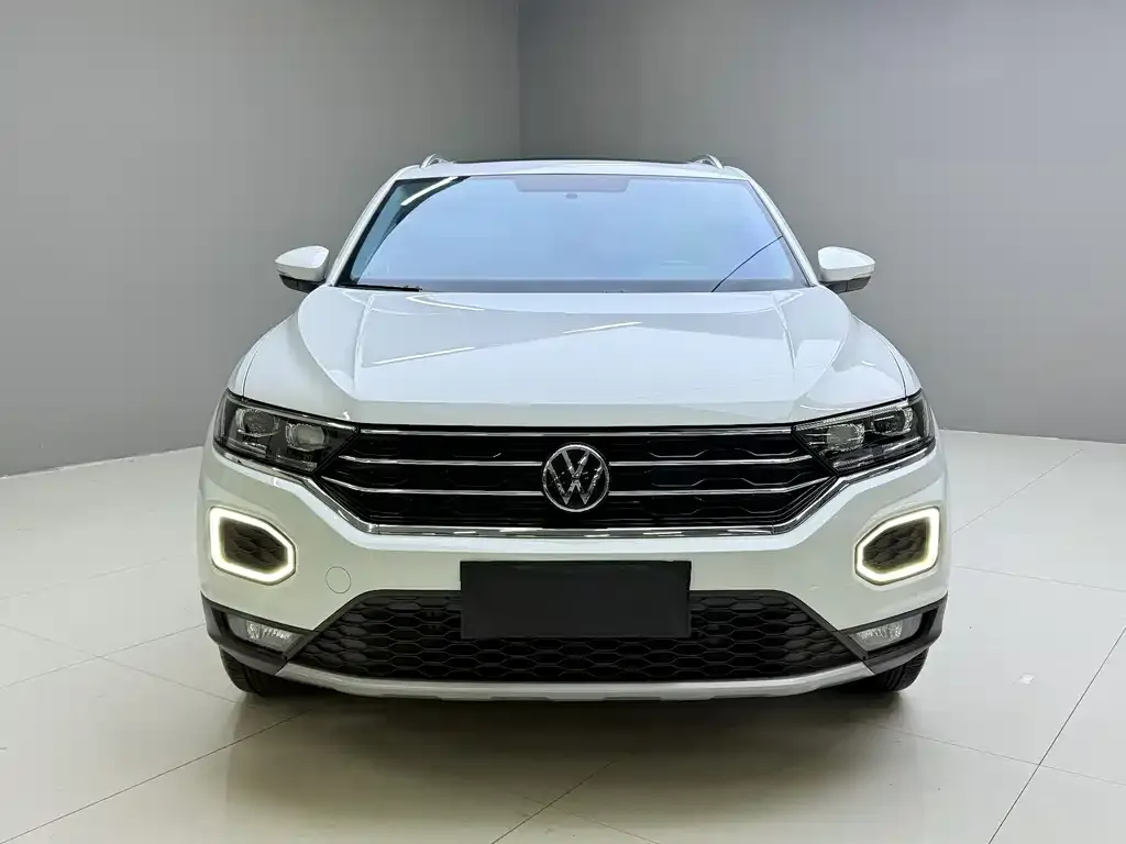 Volkswagen T-Roc — фото 9