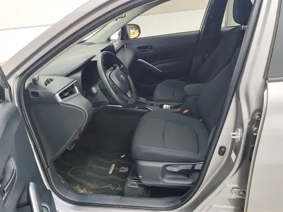 Toyota Corolla Cross — фото 9
