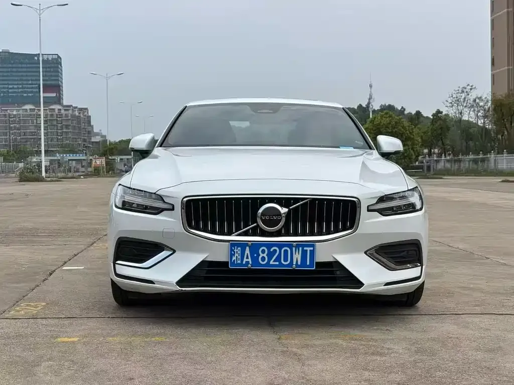 Volvo S60 — фото 6
