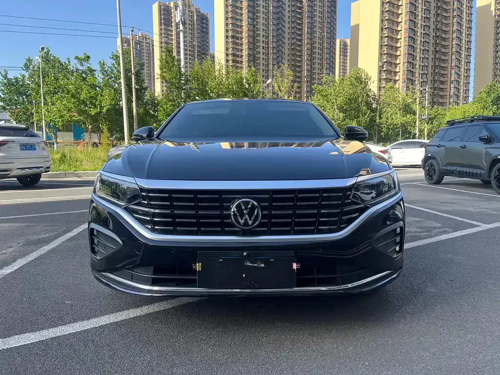 Volkswagen Passat — фото 1